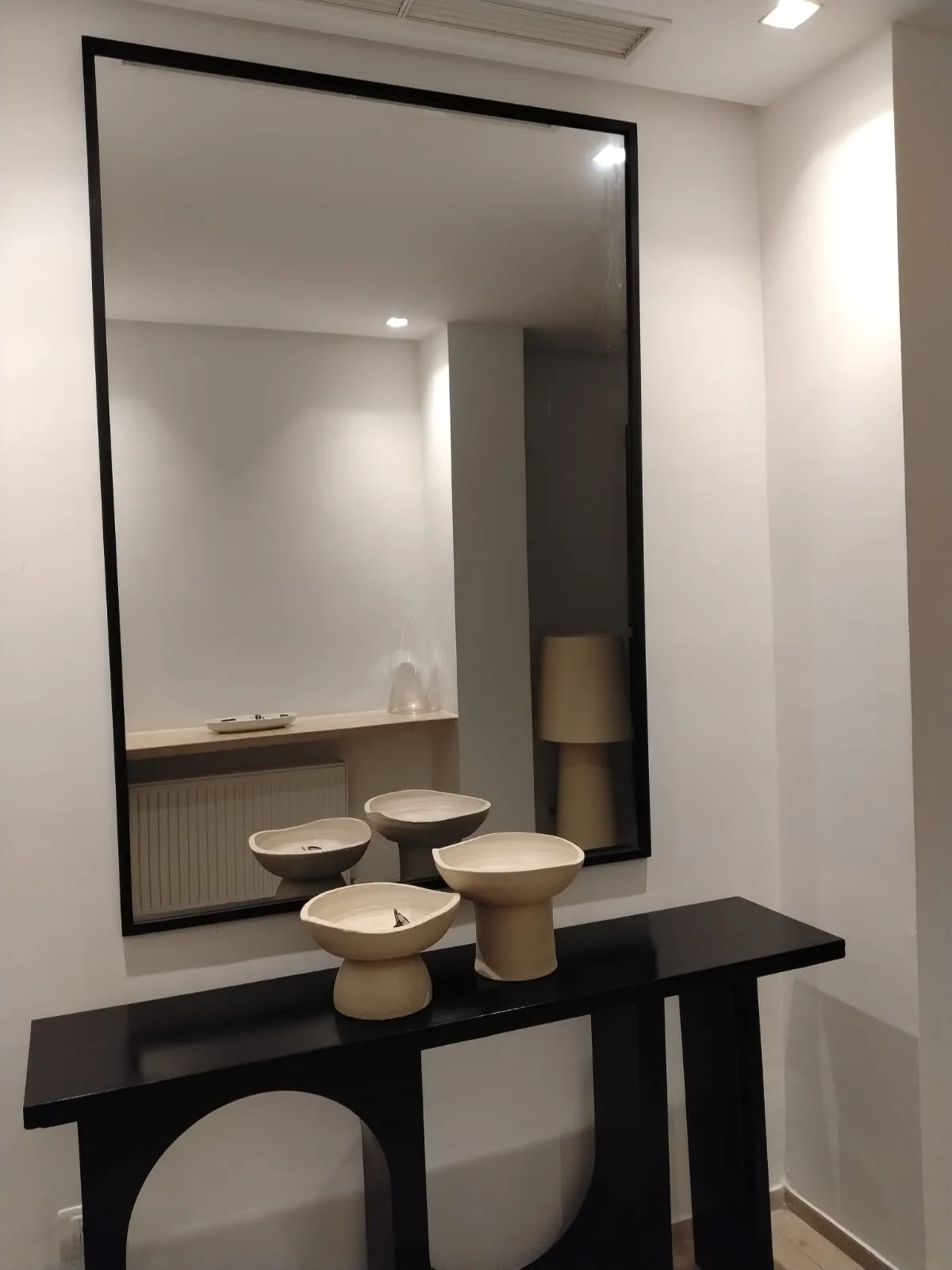 *✨ À vendre – Console design noire avec grand miroir*