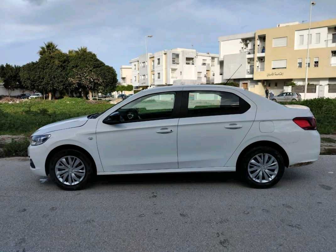 PEUGEOT 301 PREMIÈRE MAIN EN EXCELLENT ÉTAT 