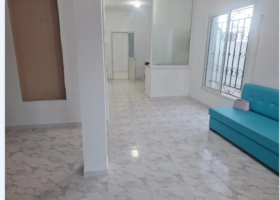 Un rez de chaussée d'une villa sise à Corniche BIZERTE