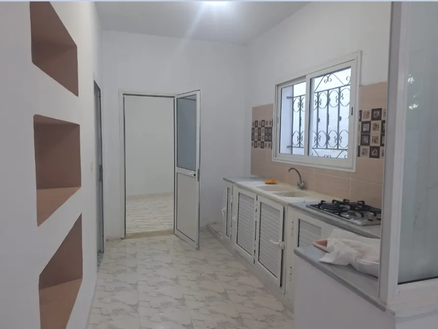 Un rez de chaussée d'une villa sise à Corniche BIZERTE
