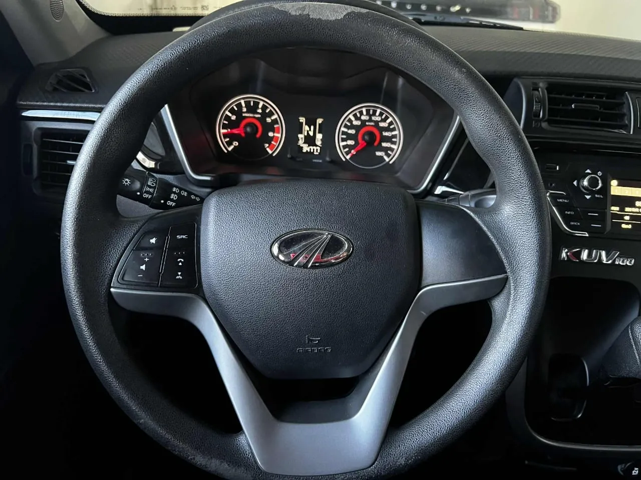 MAHINDRA KUV 100 K6+