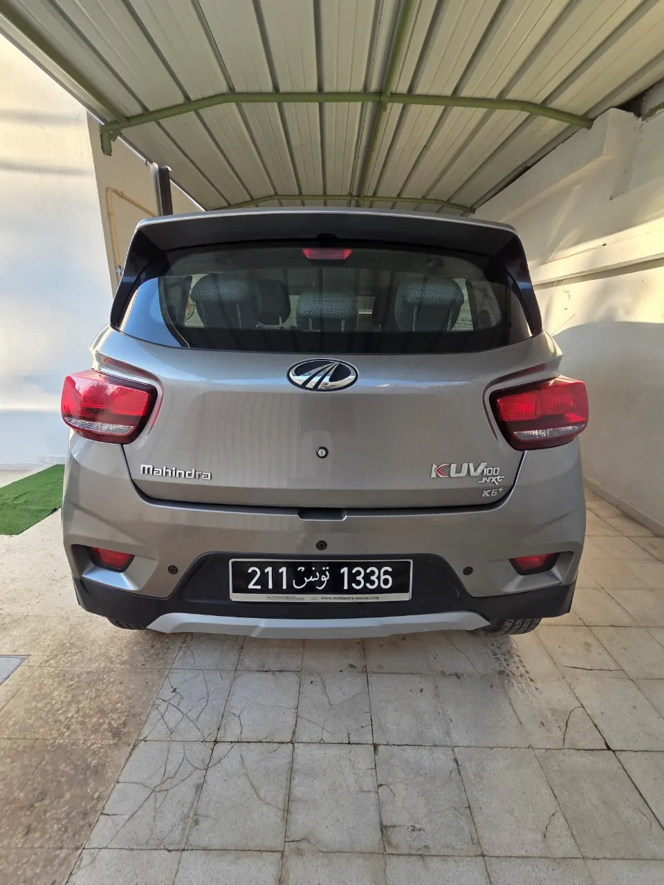 MAHINDRA KUV 100 K6+