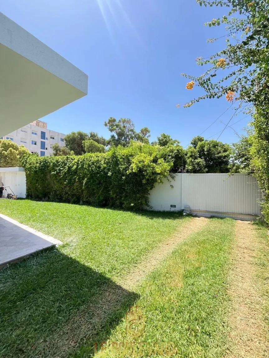 A Louer Villa S+3 Haut Standing Avec Jardin à Oued Souhil, Nabeul 