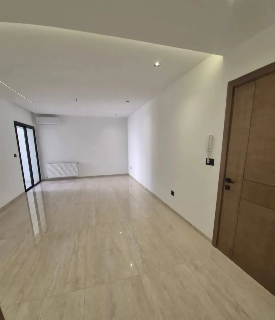 un appartement s+3 au 4éme étage(avec doubles ascenseurs) a louer situé a jardin d'el manzah 2