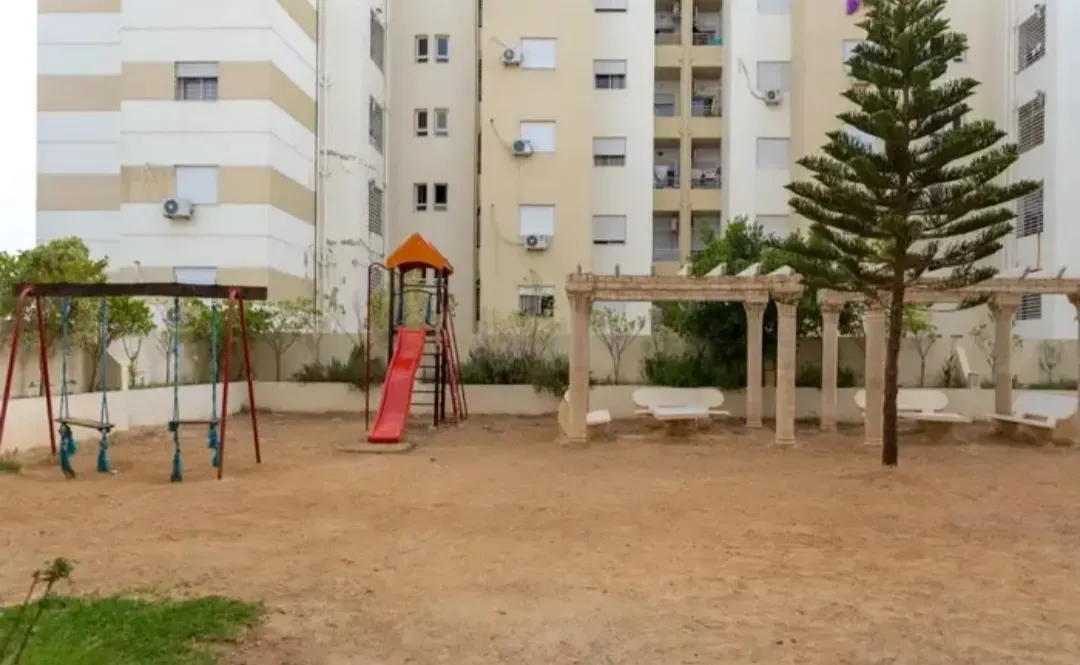 un appartement s+3 au 4éme étage(avec doubles ascenseurs) a louer situé a jardin d'el manzah 2