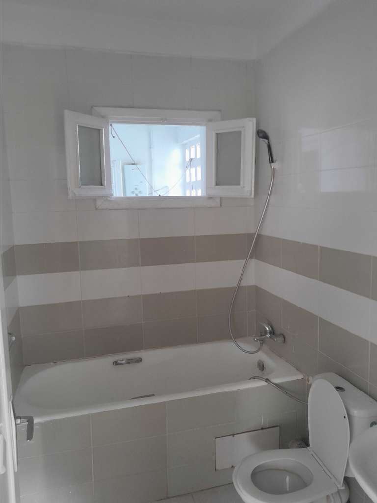 Apparemment a louer résidence emna nour Ja3fer ariana 