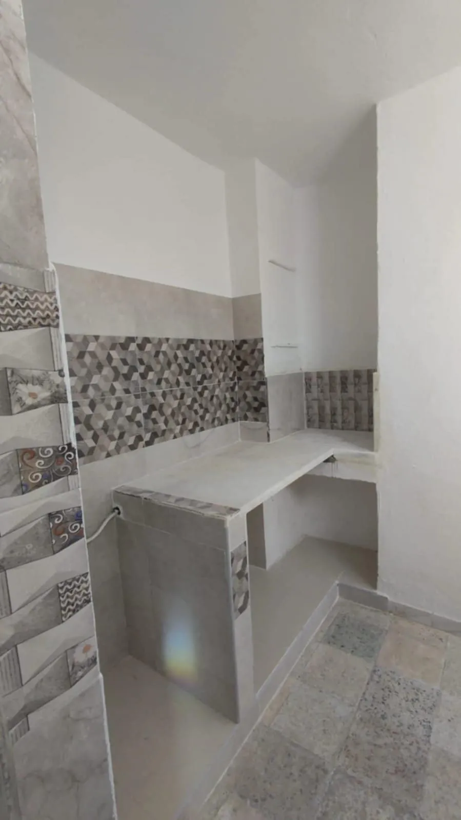 un studio s+1 vide a louer situé a Bardo Cité El Fath(entre cité zouhour et bayrem tounsi)