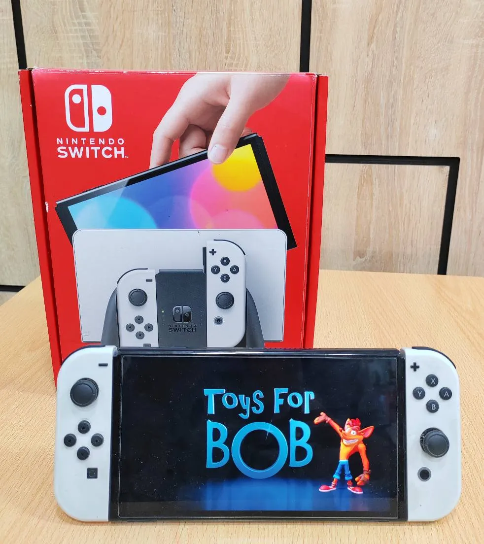 ✨ Nintendo Switch OLED White Edition ✨✨ Importé 🇫🇷 En très bonne état ✨️✨️✨️ Patché Pleine de jeux