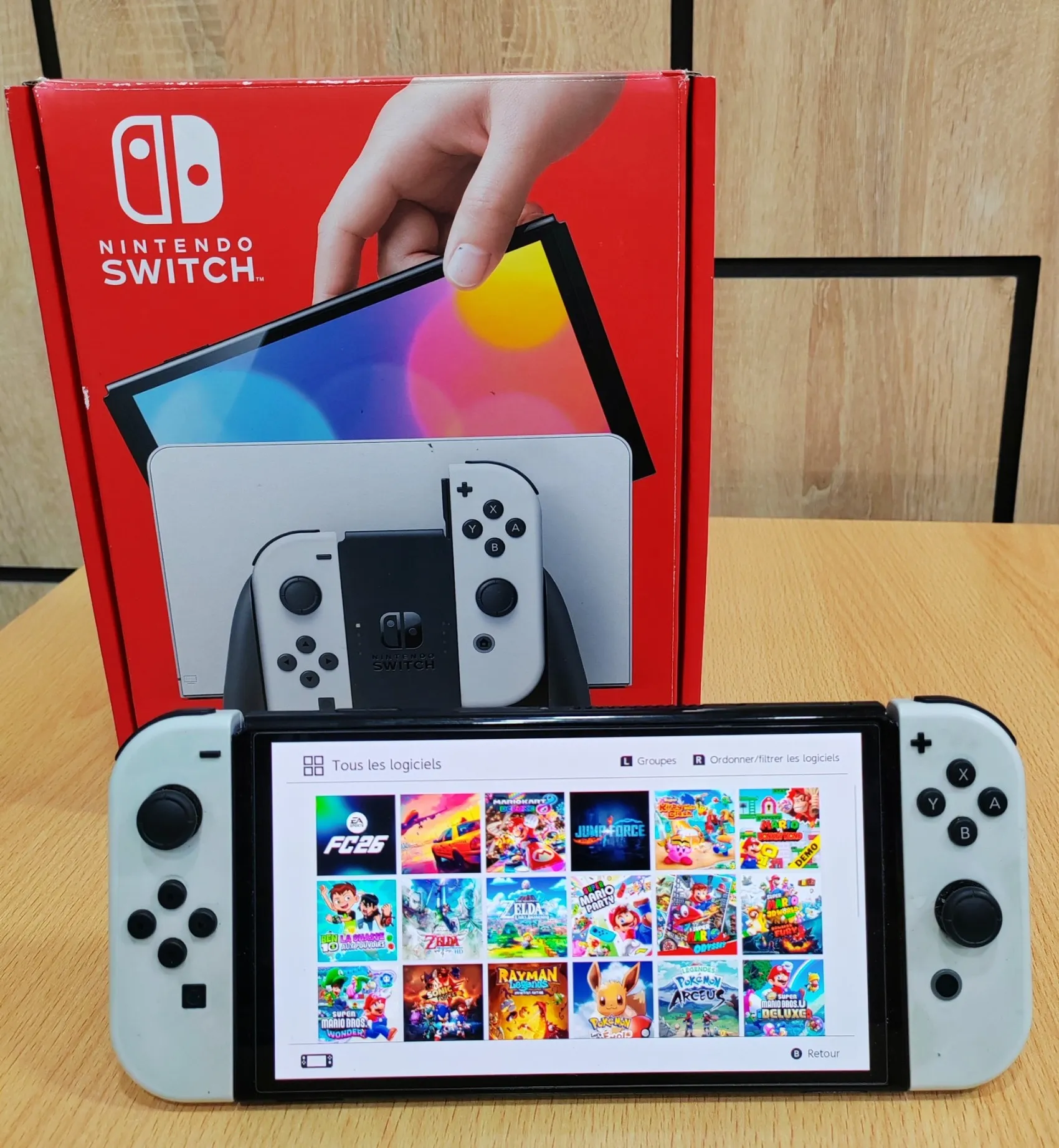 ✨ Nintendo Switch OLED White Edition ✨✨ Importé 🇫🇷 En très bonne état ✨️✨️✨️ Patché Pleine de jeux