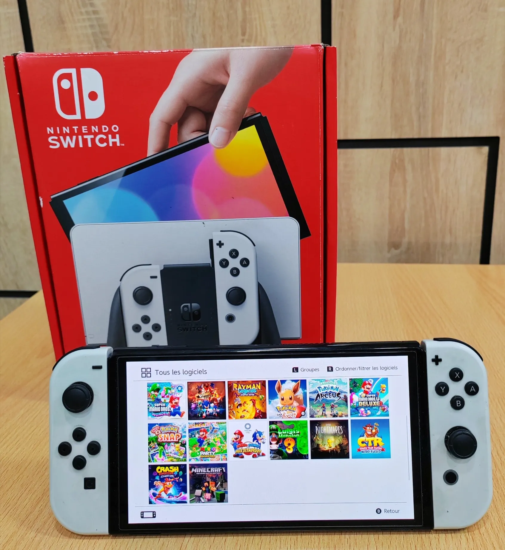 ✨ Nintendo Switch OLED White Edition ✨✨ Importé 🇫🇷 En très bonne état ✨️✨️✨️ Patché Pleine de jeux