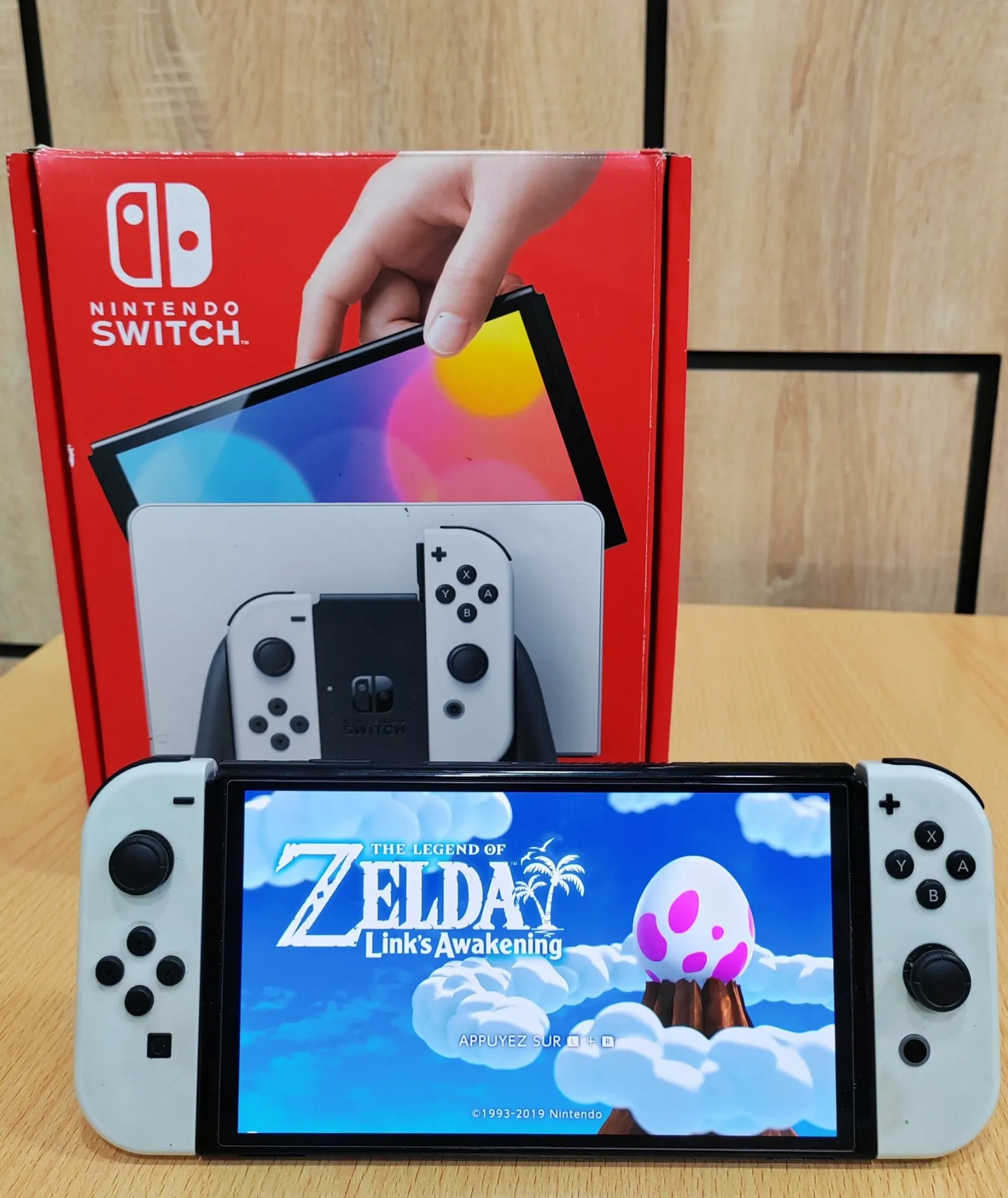 ✨ Nintendo Switch OLED White Edition ✨✨ Importé 🇫🇷 En très bonne état ✨️✨️✨️ Patché Pleine de jeux