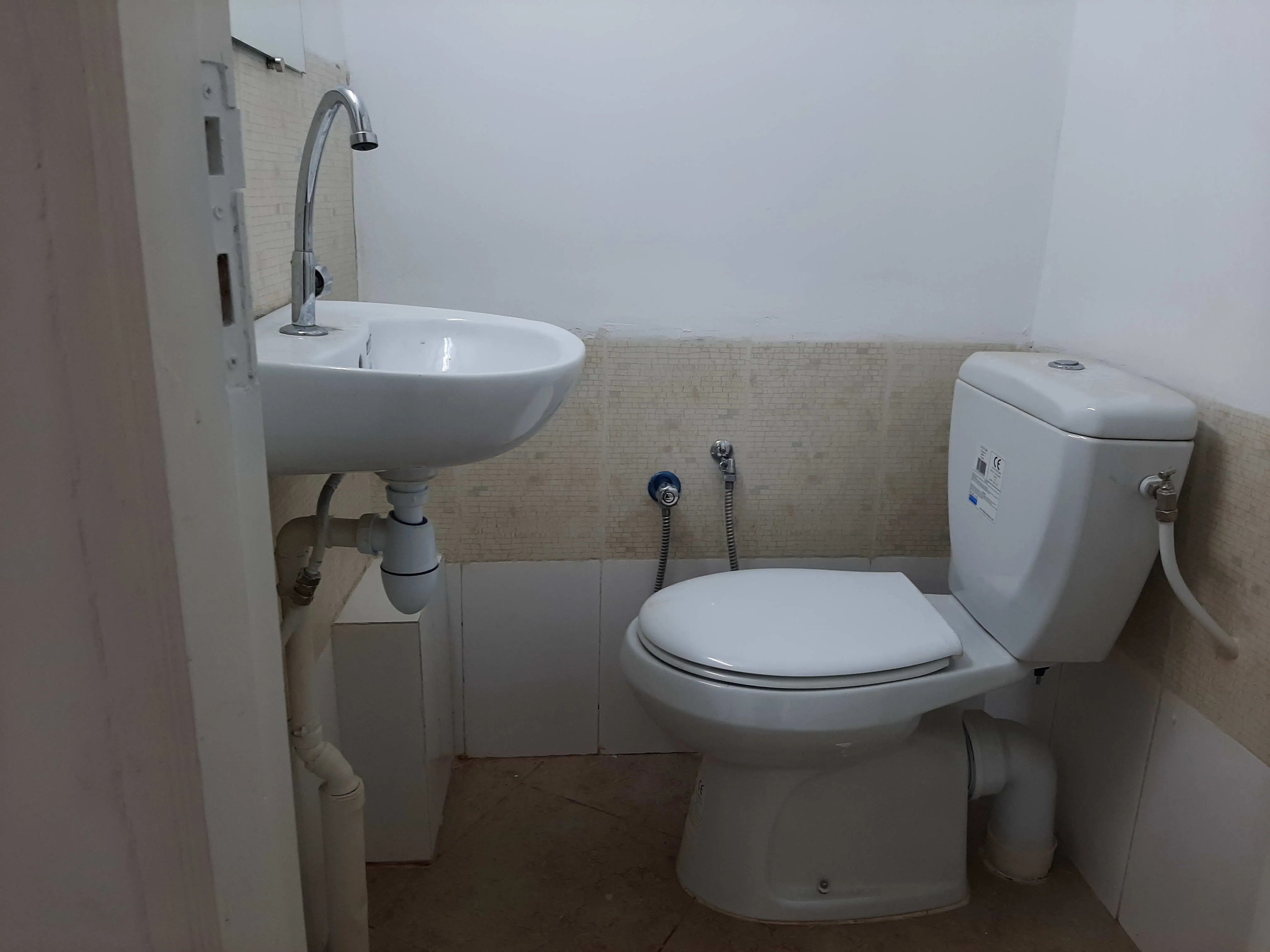 Appartement S+3, usage bureau, au Centre urbain Nord.