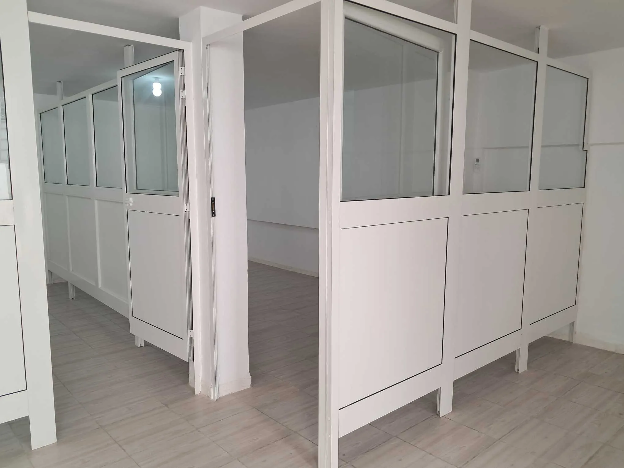 Appartement S+3, usage bureau, au Centre urbain Nord.