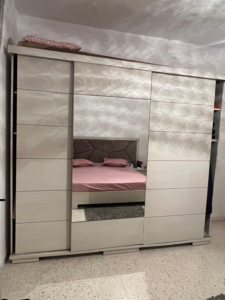Chambre à coucher complète avec matelas en bon état