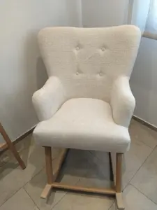 *À vendre – Fauteuil à bascule / Chaise d'allaitement*