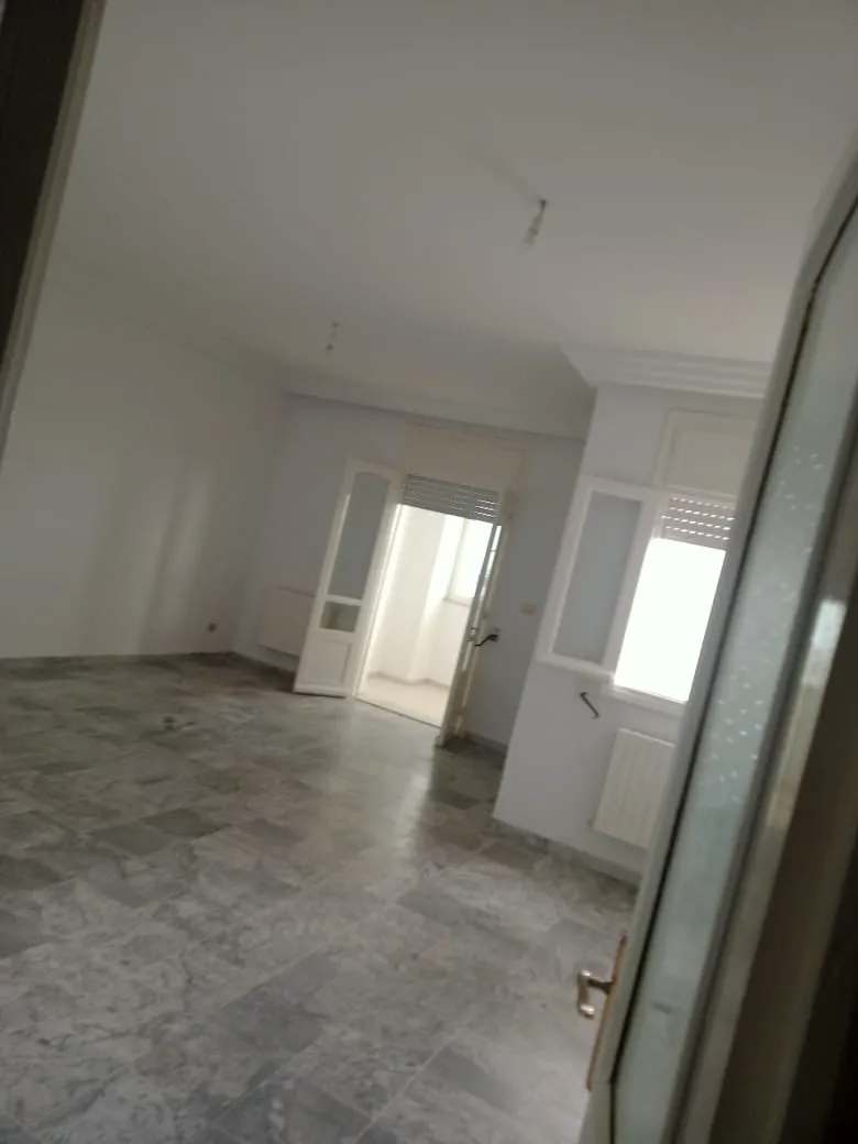 cité Ennasr S+3 unique 