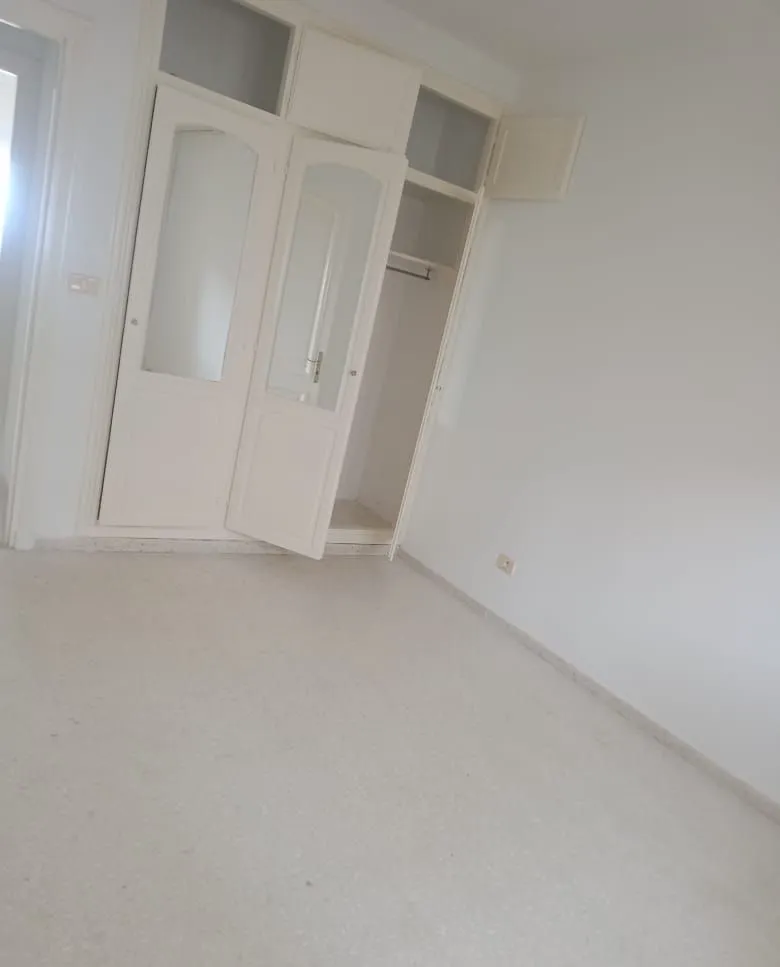 cité Ennasr S+3 unique 