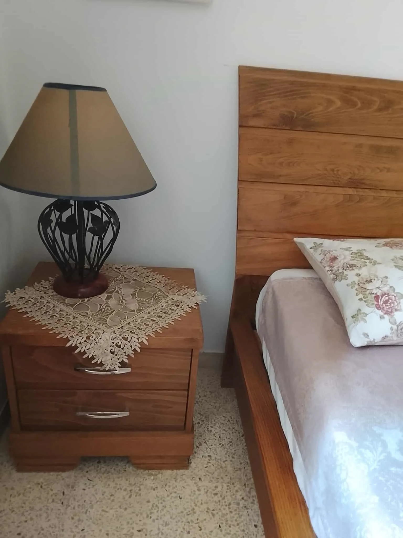 A vendre chambre a coucher en très bonne état