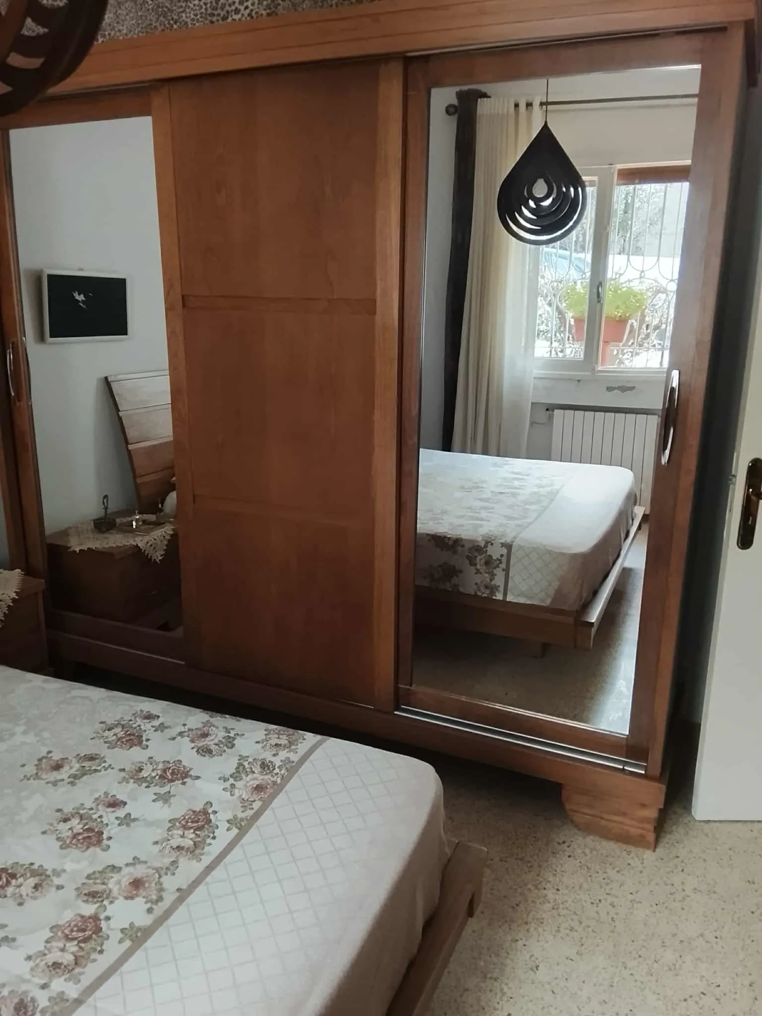 A vendre chambre a coucher en très bonne état