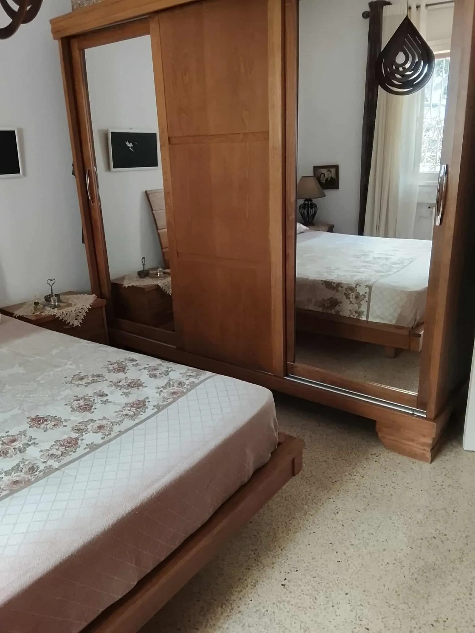 A vendre chambre a coucher en très bonne état