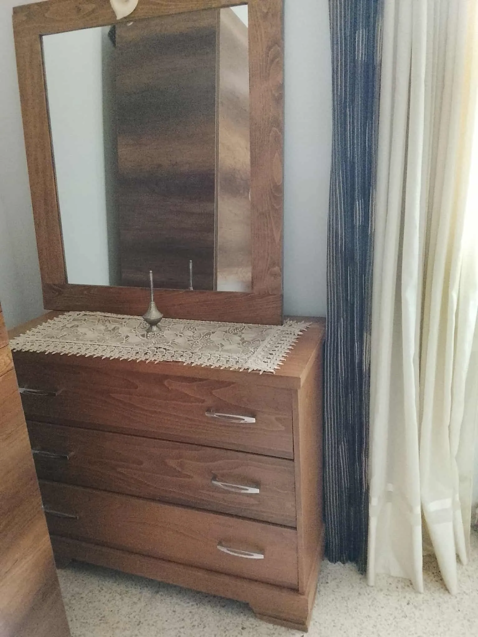 A vendre chambre a coucher en très bonne état