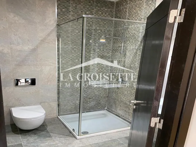 Appartement S+4 à LA Marsa MAL2028