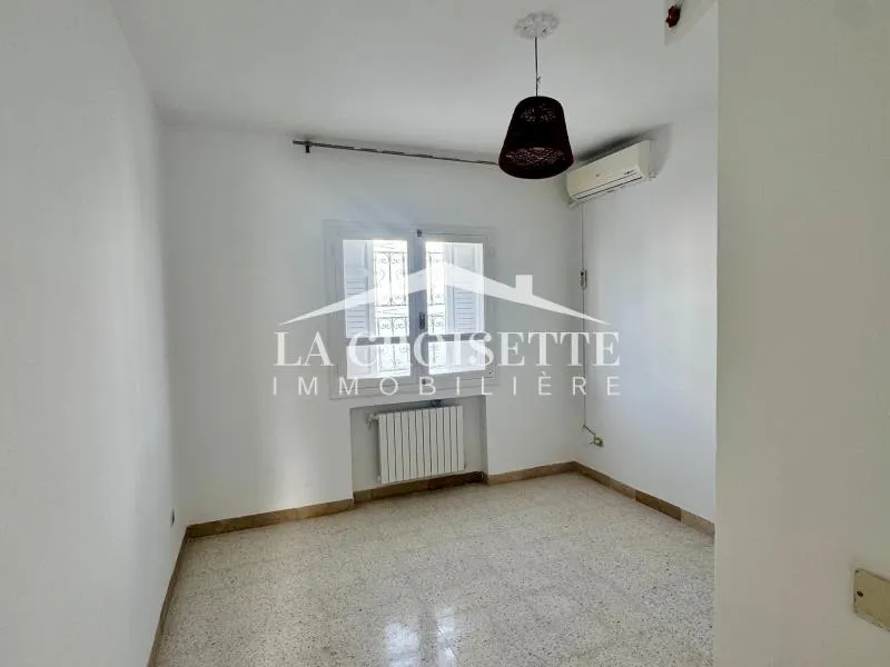 Appartement s3 avec jardin à La Marsa MDL0113
