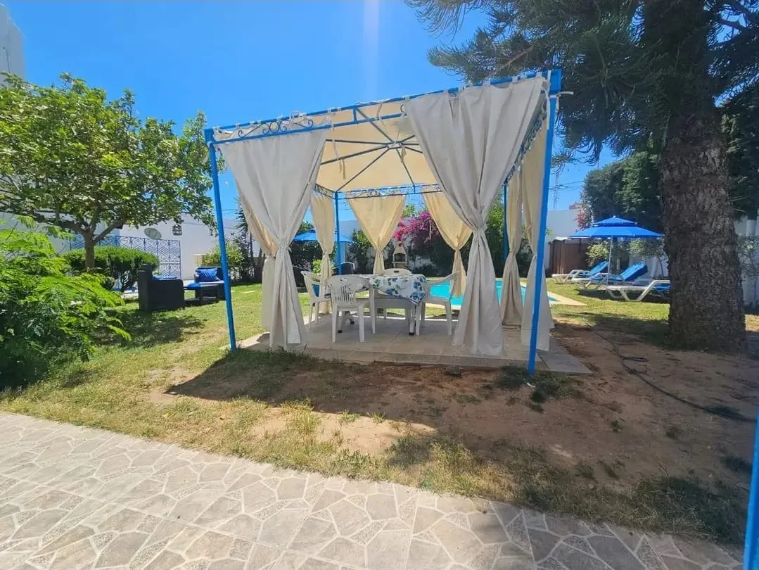 A Vendre villa avec piscine à chatt_mariem pré résidence Costa