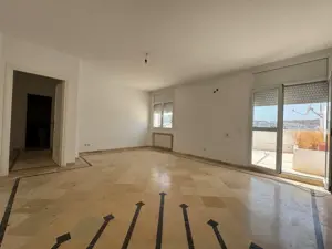 un appartement s+3 au 3éme étage(doubles ascenseurs) a louer  a ennacer 2 prés de zen