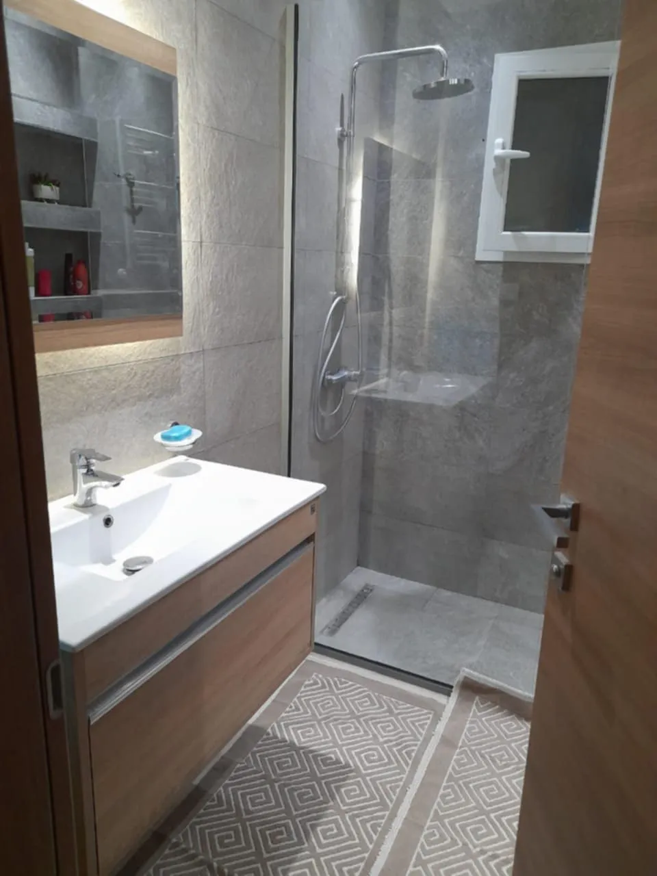 A vendre un appartement s+2 situé à AFH Mrezga