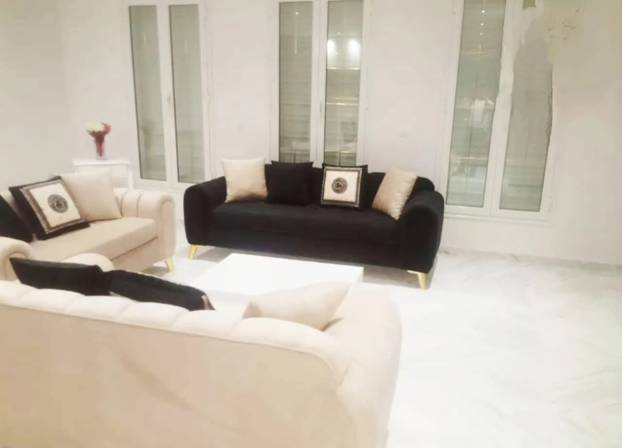 đĄĂ LOUER â Villa de Standing avec Vue Mer & Piscine Ă Chott Meriemđ