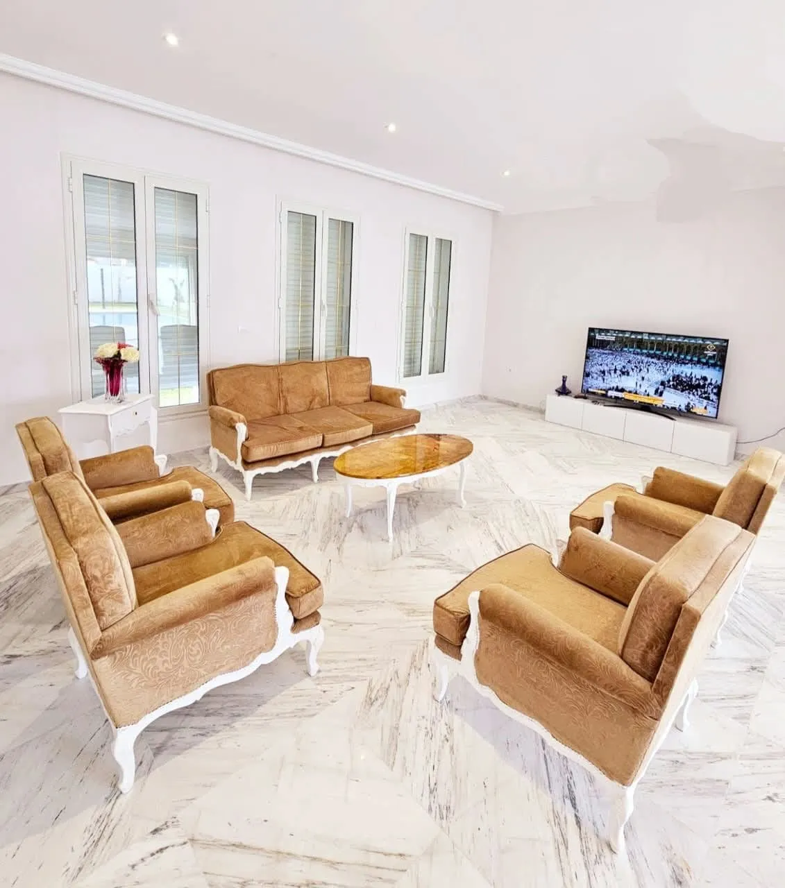 đĄĂ LOUER â Villa de Standing avec Vue Mer & Piscine Ă Chott Meriemđ