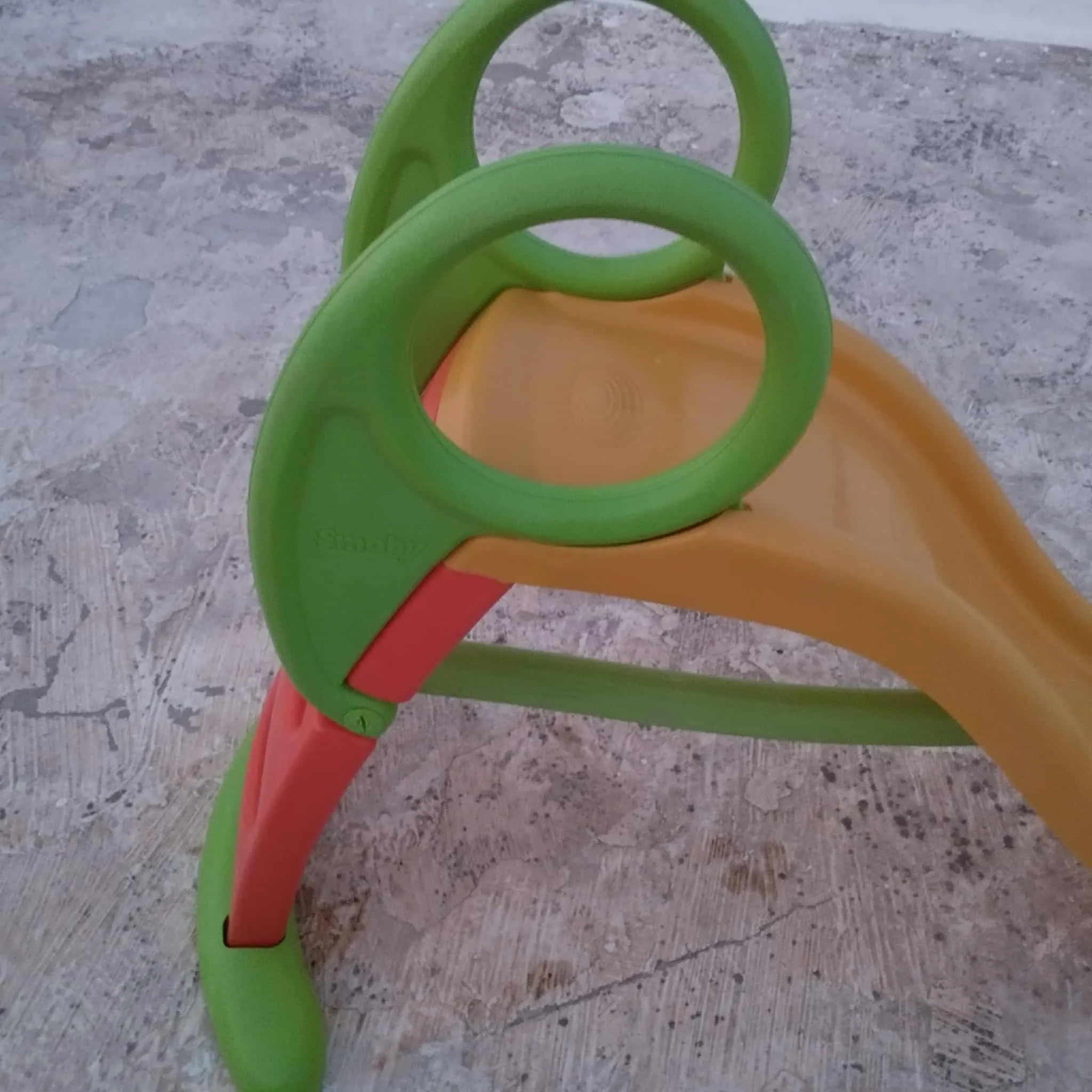 jouer pous jardins  enfant 
