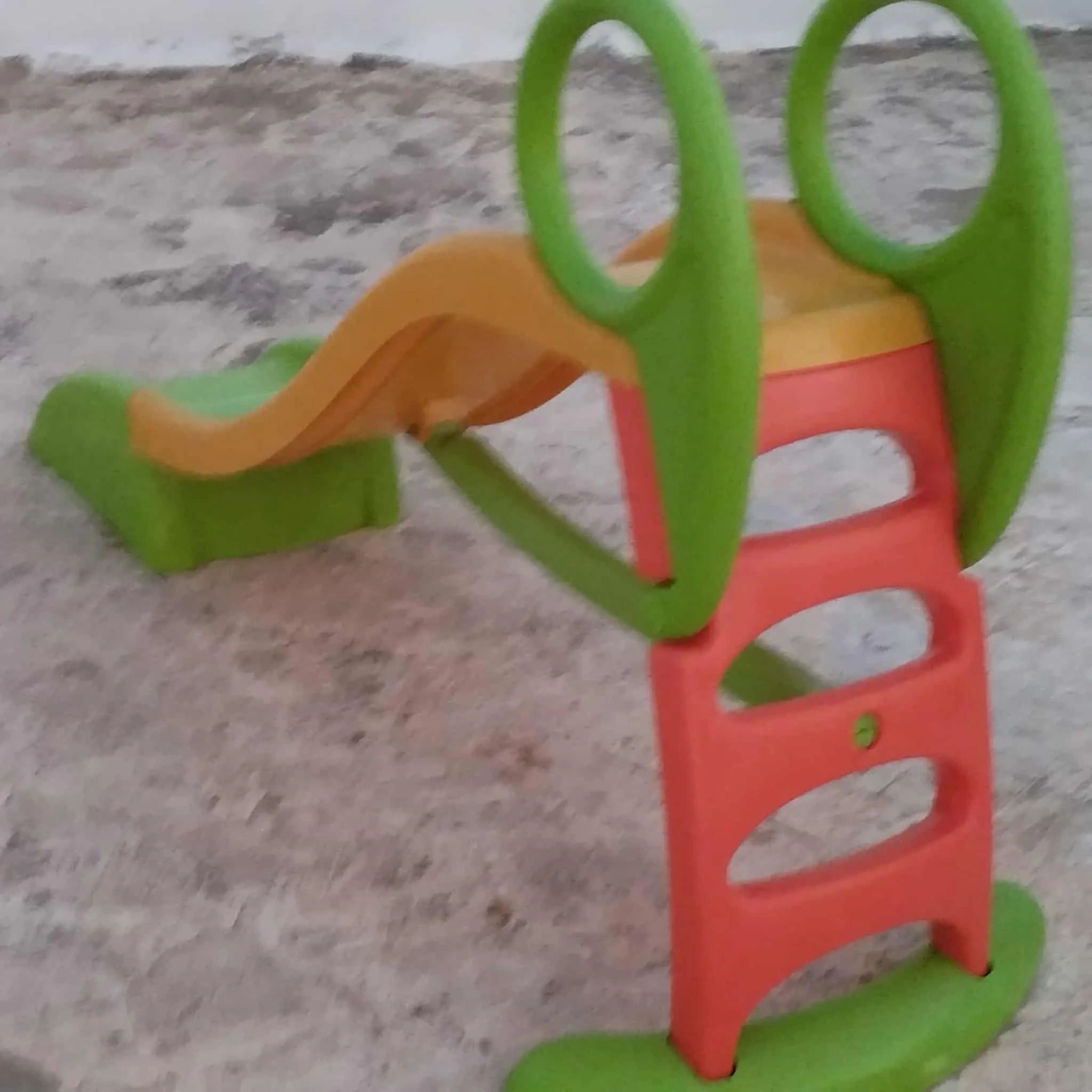 jouer pous jardins  enfant 