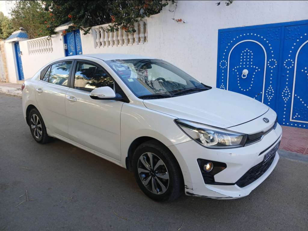 KIA RIO Berline ESSENCE Tel 40884251
