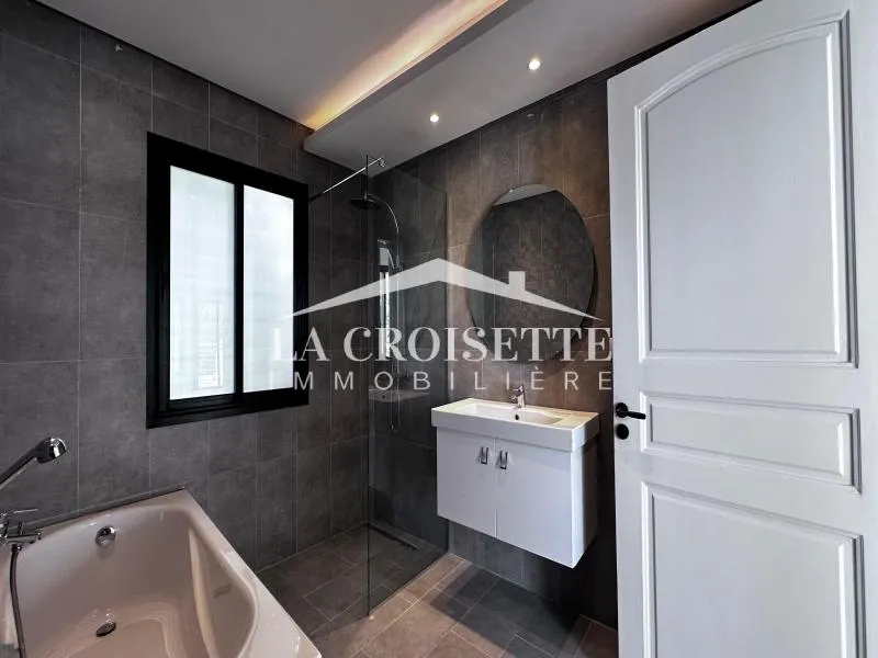 Villa s4 avec piscine à La Soukra MVL0057