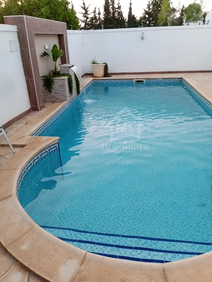 Location estivale: Une villa meublée S+3 avec piscine et jardin à louer 51355351