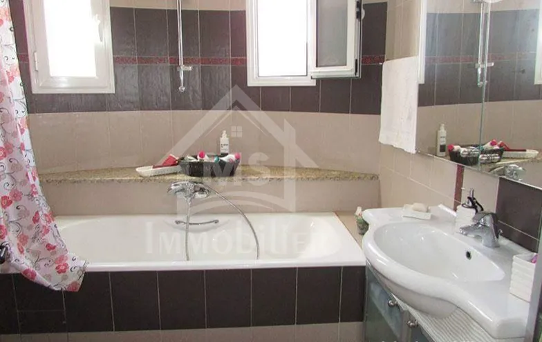 Une villa S+3 à Hammamet centre ville à vendre 51355351