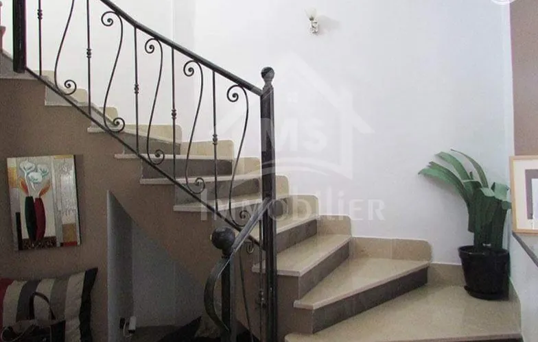 Une villa S+3 à Hammamet centre ville à vendre 51355351