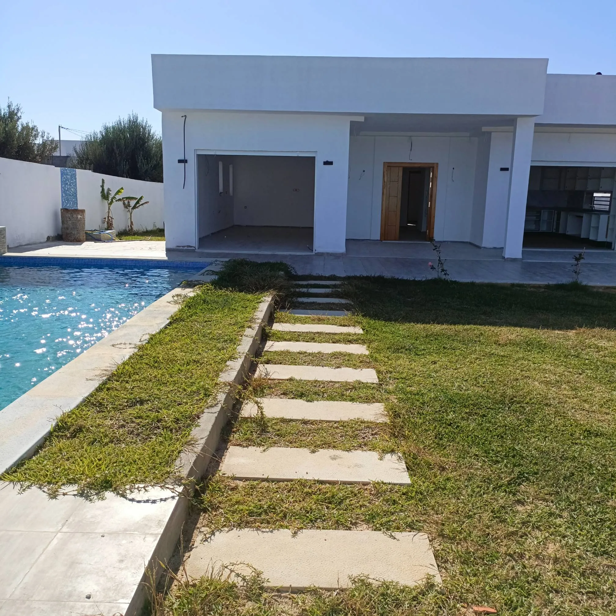 AV belle villa avec piscine à hammamet sud