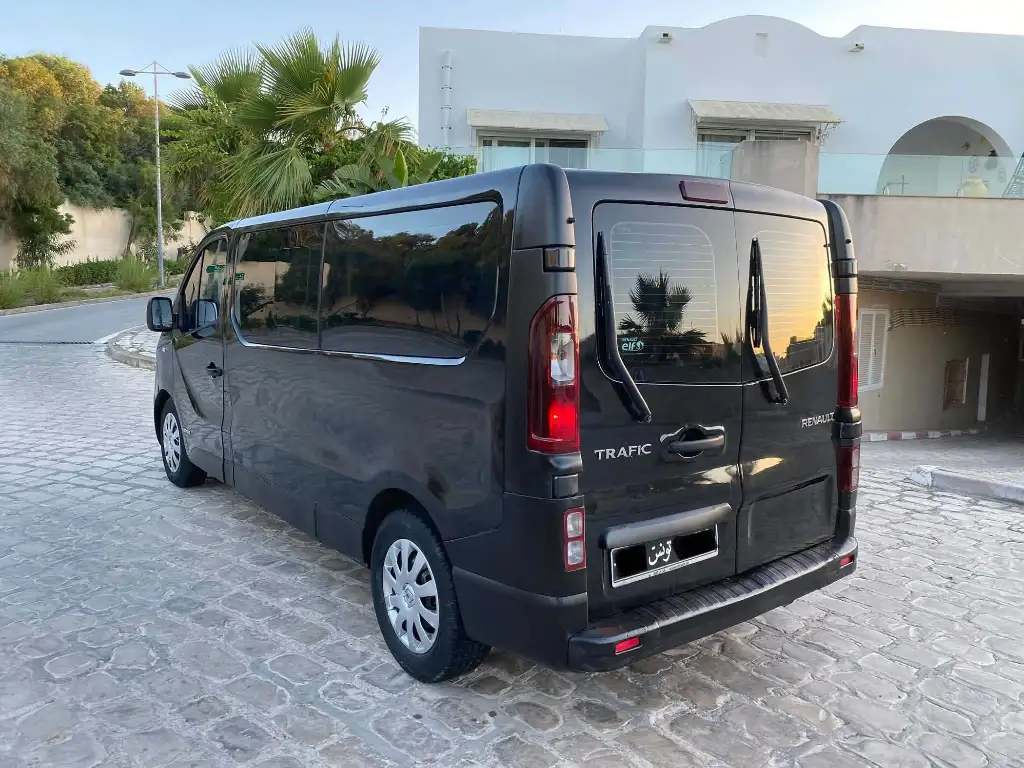 Renault trafic 3 9 places 