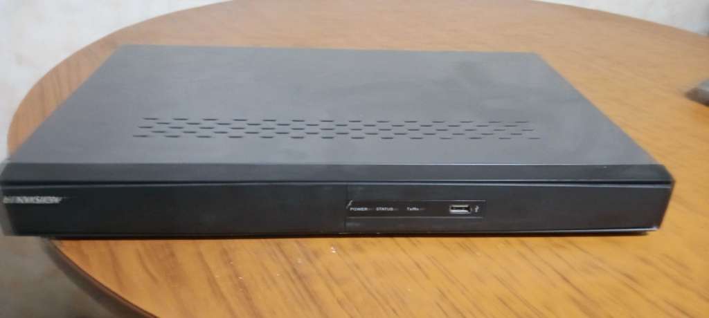 Dvr hikvision ds 7224 HWI
