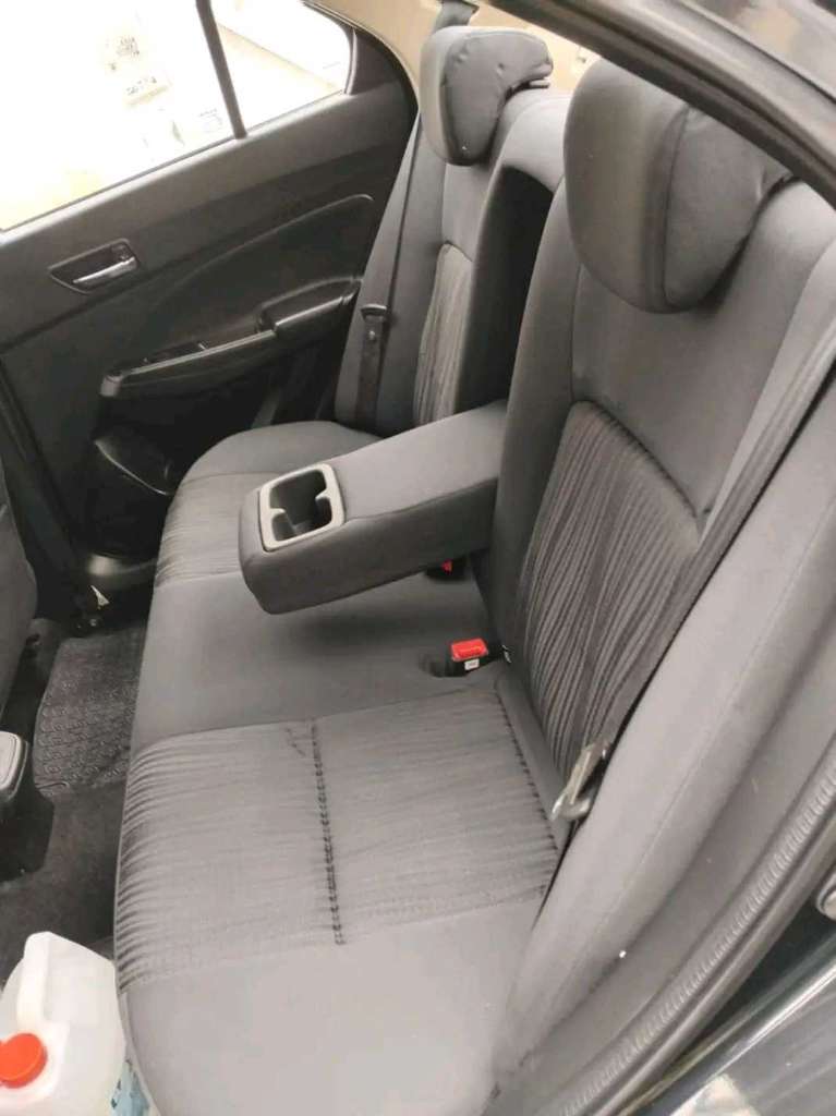 SUZUKI DZAIR PREMIÈRE MAIN EN ÉTAT NEUF 