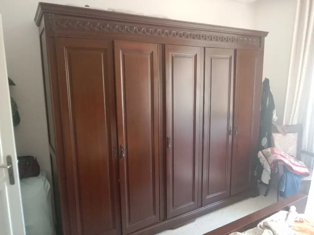 Chambre à coucher 2200 dt tel 29402205