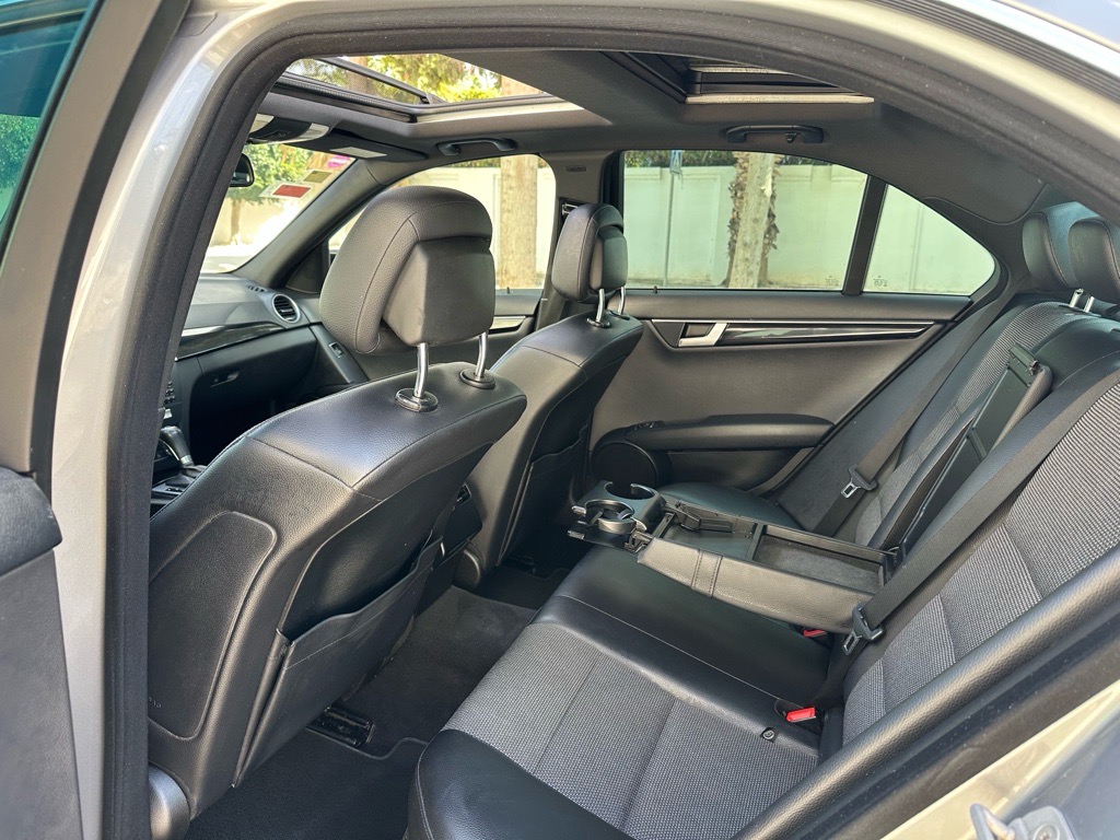 Mercedes c180 restylé phase 2 kit Amg état neuf