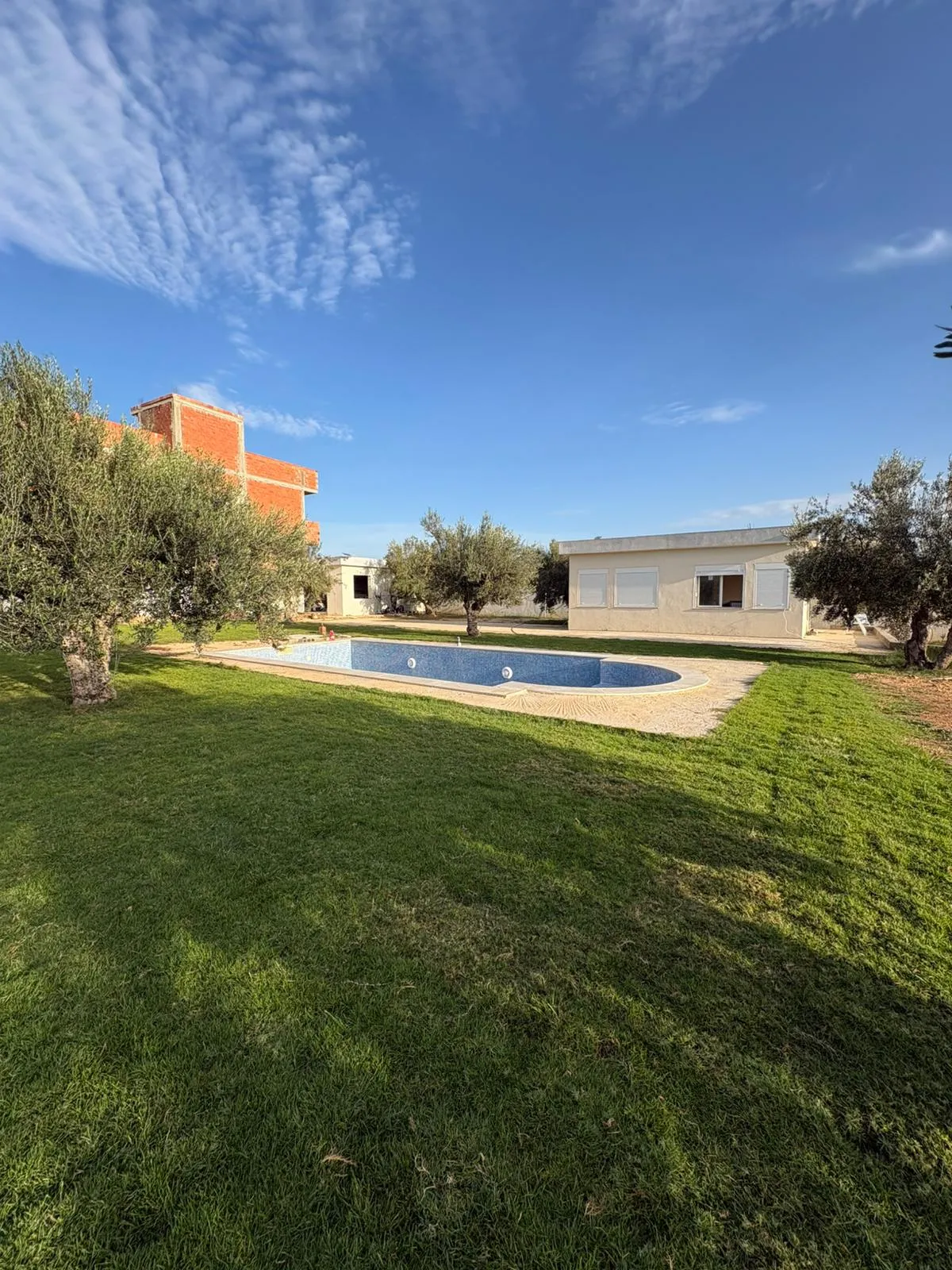 đ Maison d'hĂŽte De 3000 mÂČ+ Piscine En Vente | Chott Mariem