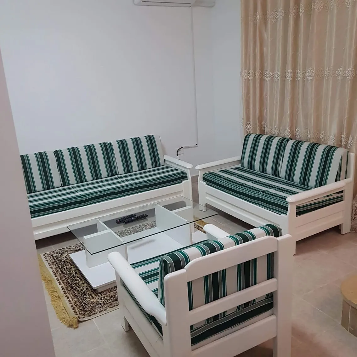 A louer un studio Meublé S+1 pour une longue durée à la corniche Route panoramique, Bizerte .