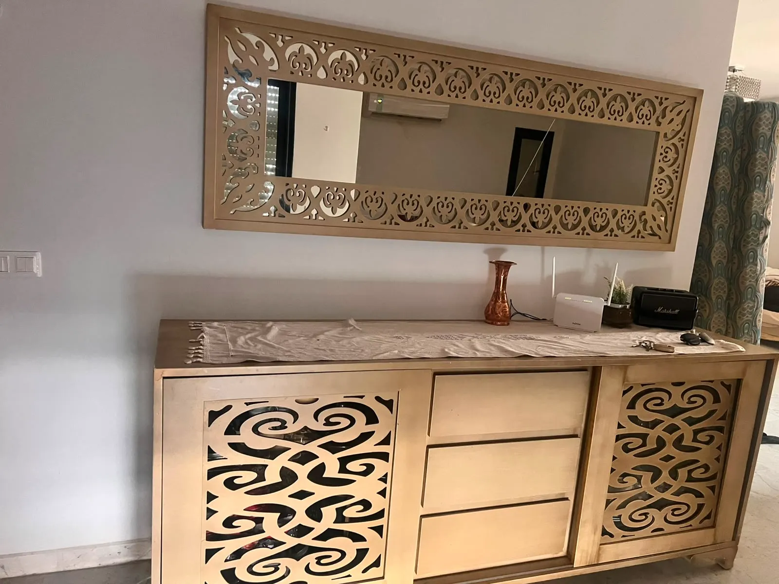 Vente meubles .argentiere 300dt.buffet 500dt