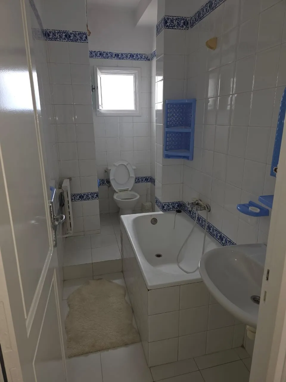 appartement S+2 meublé au 2 éme étage avec ascenseur