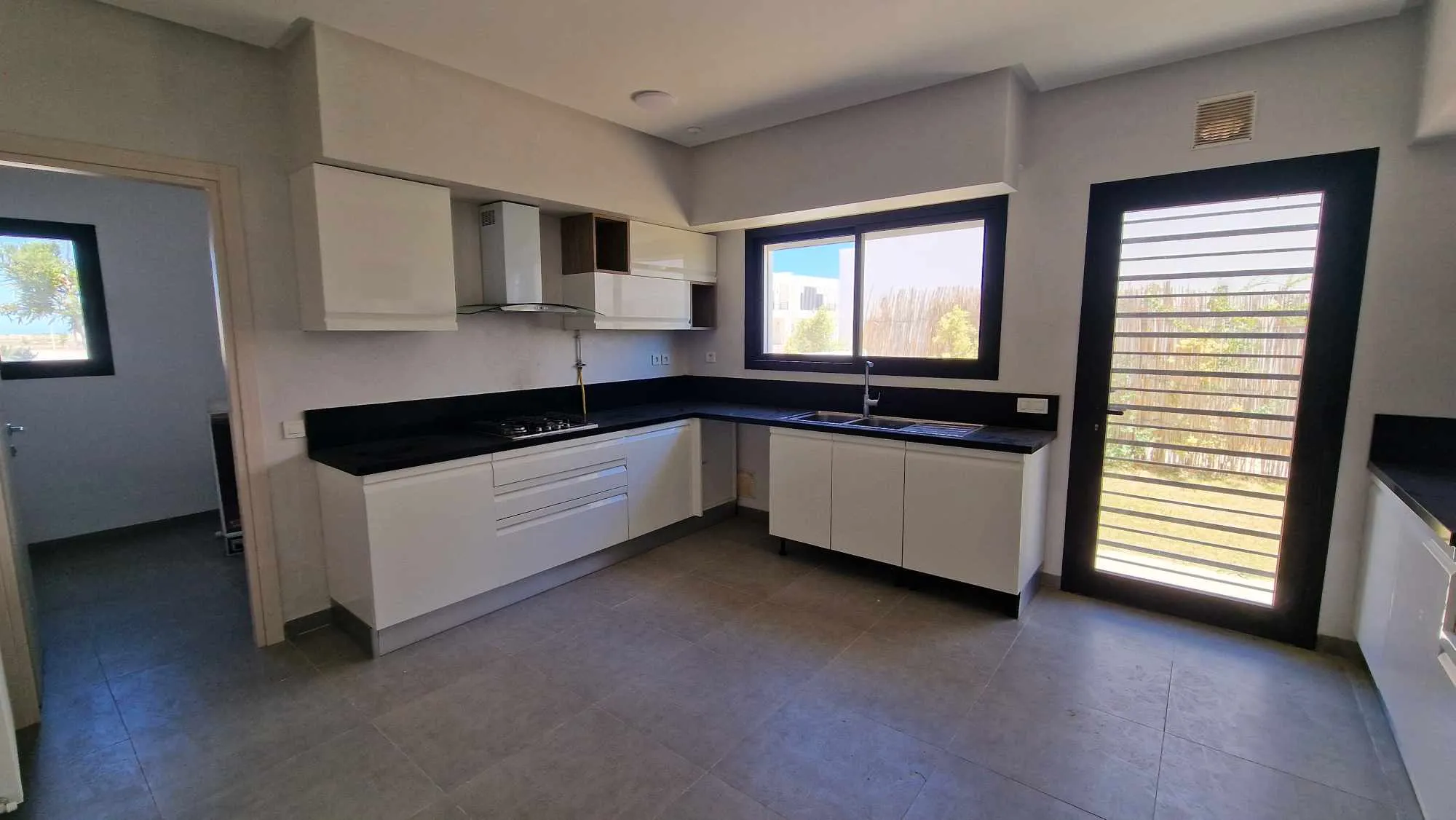 Villa 520 m² à Tunis Bay Golf Residence avec piscine et jardin
